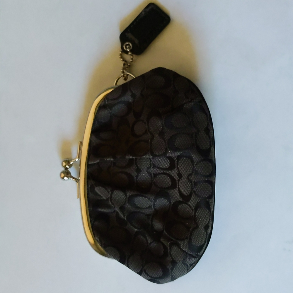 Coach coin purse L6.5" X H 3.5"